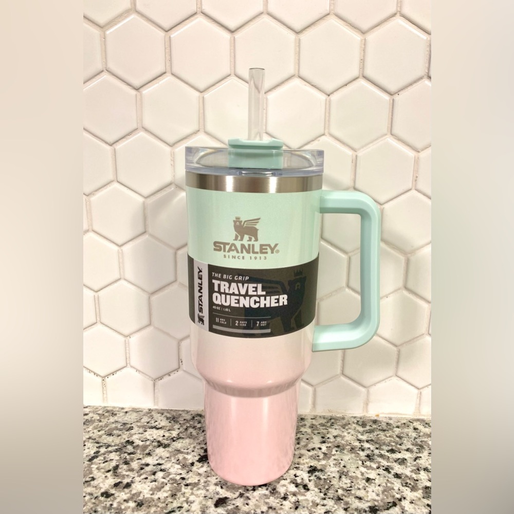 Stanley SPEARMINT/PARFAIT OMBRÉ Limited-Edition 40oz Adventure Quencher NWT